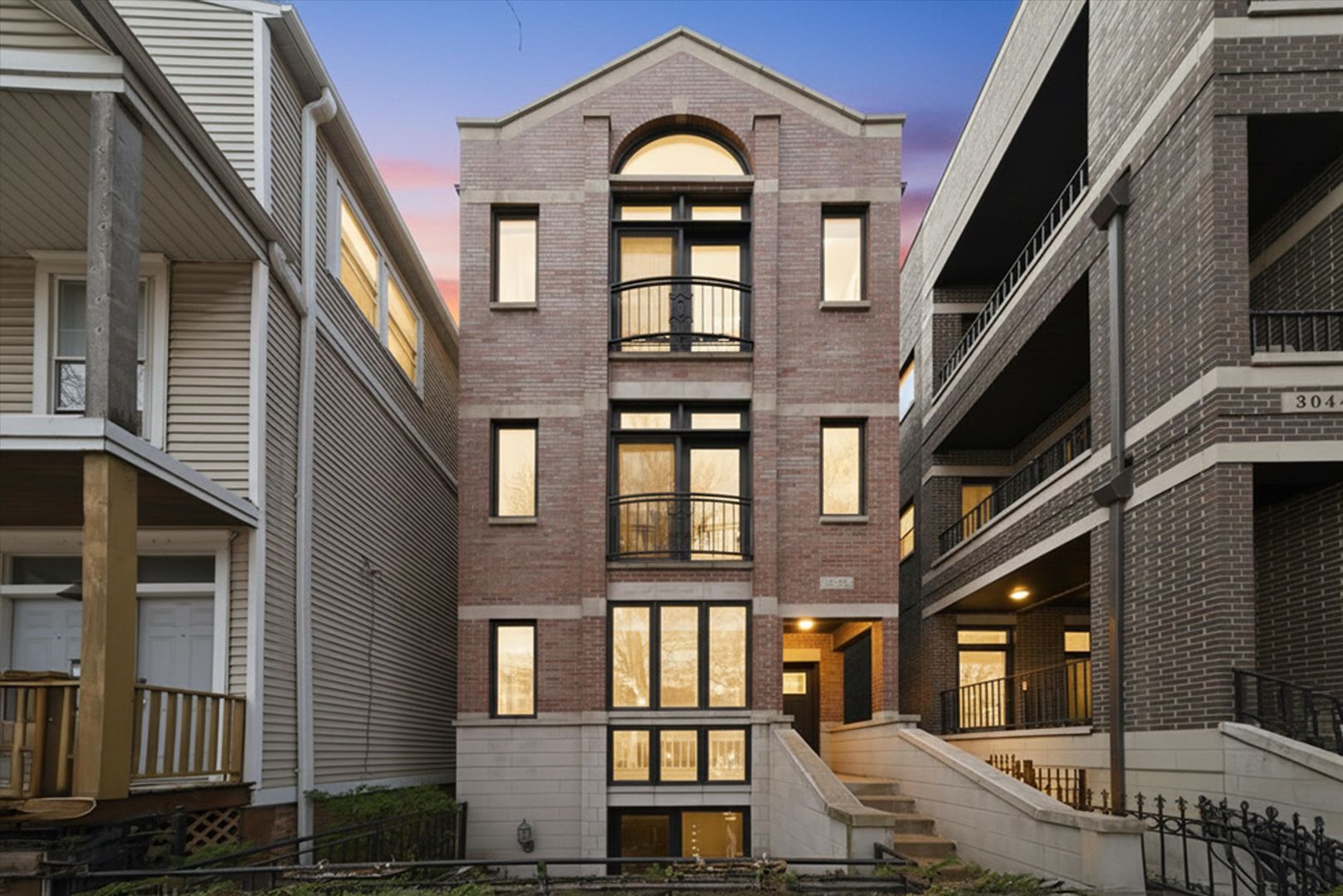 3042 N Racine Avenue #3 — Chicago, IL 60657