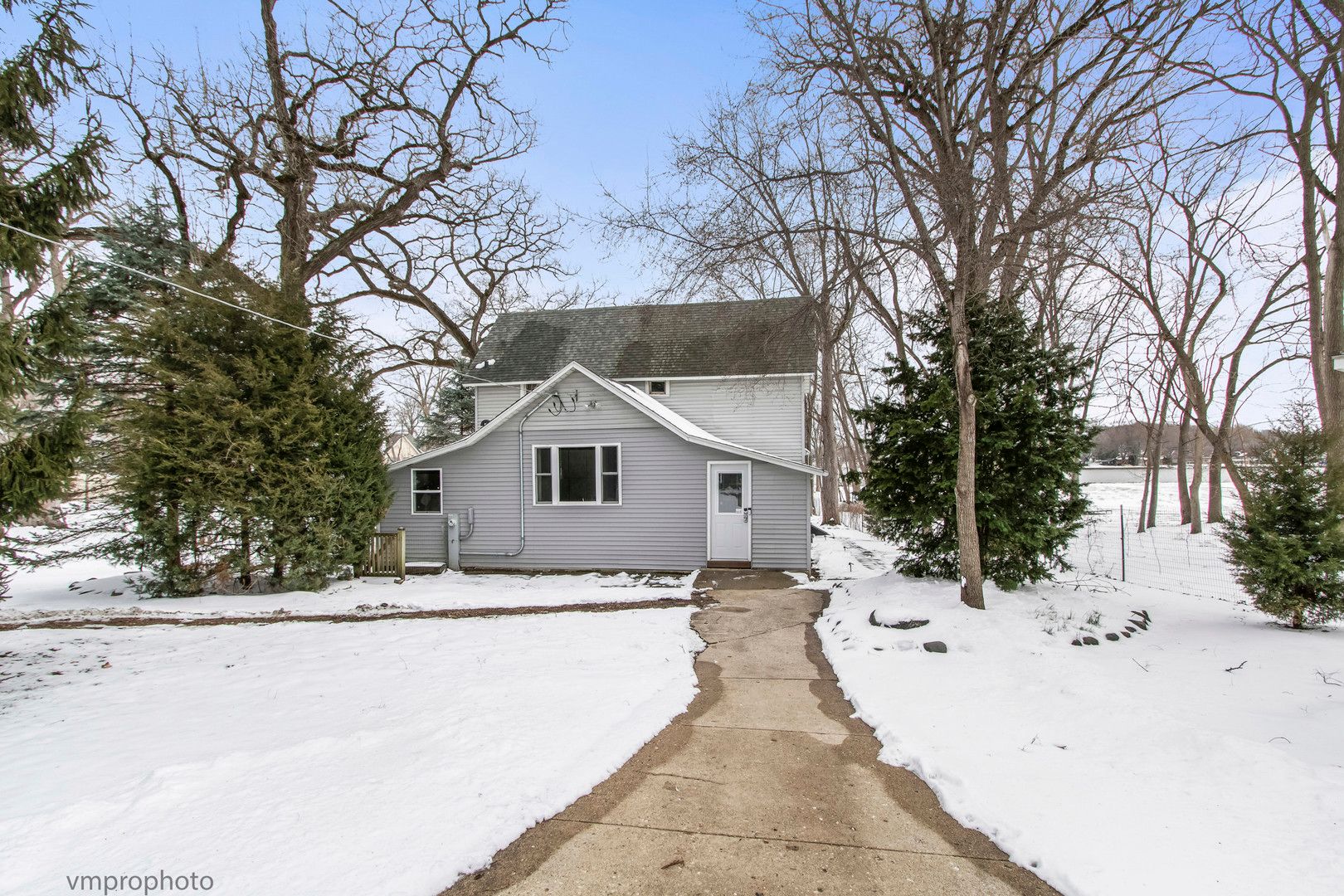 4520 N Riverdale Drive — McHenry, IL 60051