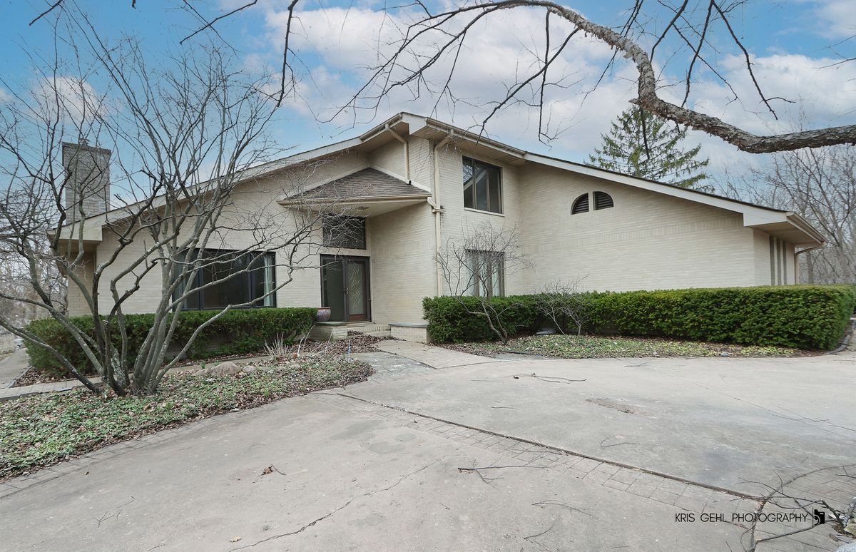 1191 Hunters Lane, Libertyville, IL 60048