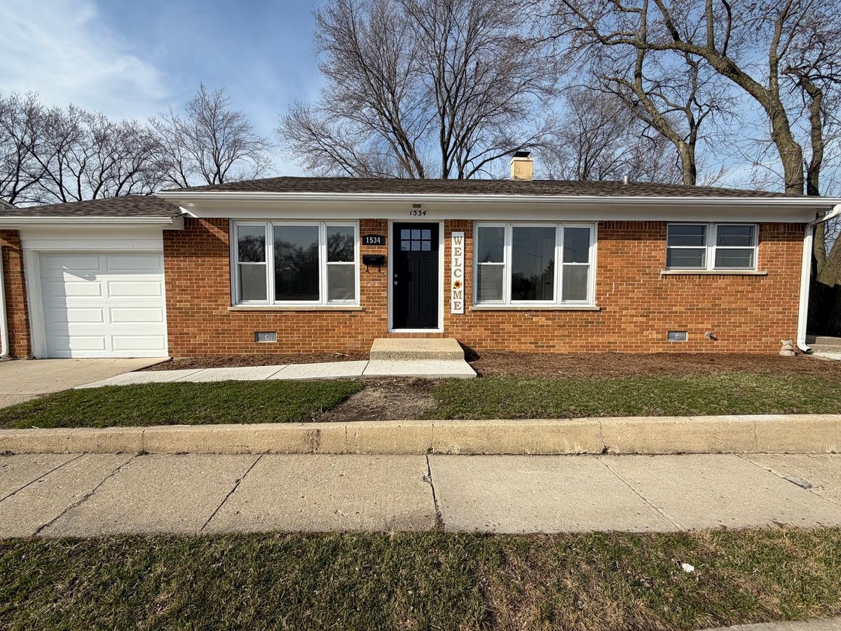 1534 Palatine Road, Palatine, IL 60074