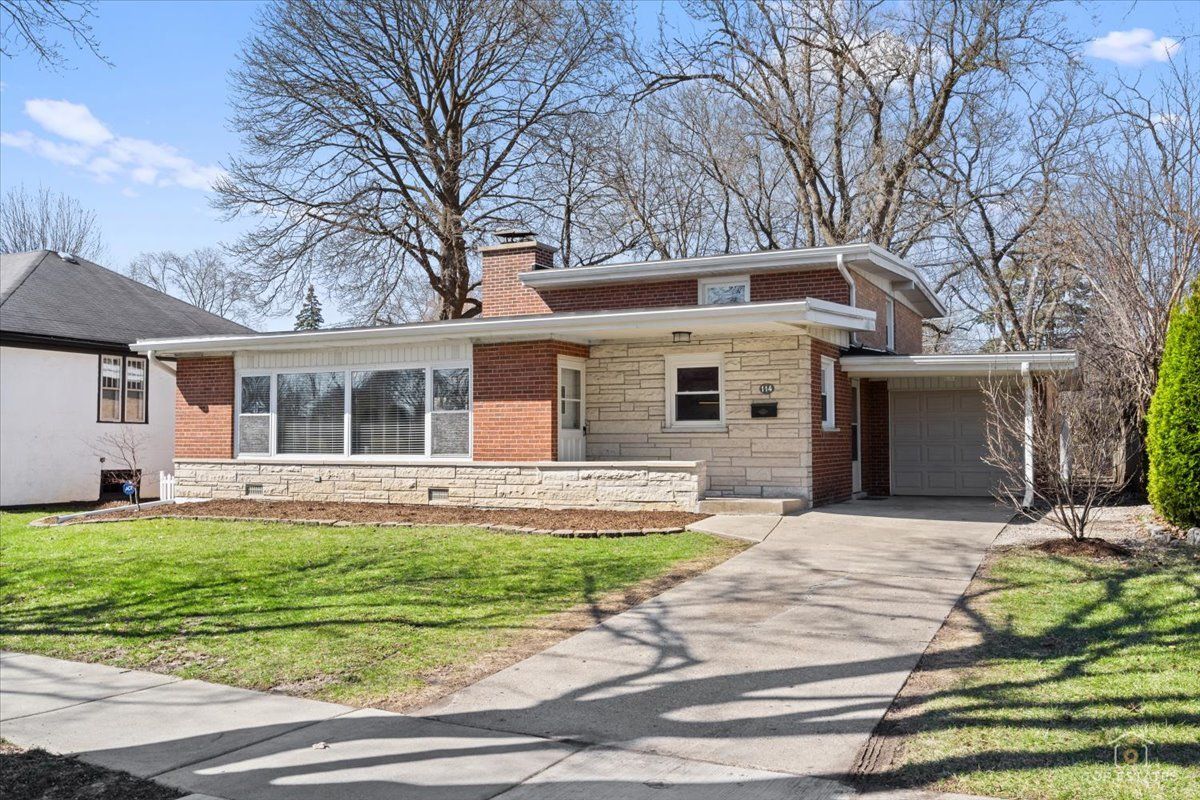 114 Salem Avenue, Arlington Heights, IL 60005