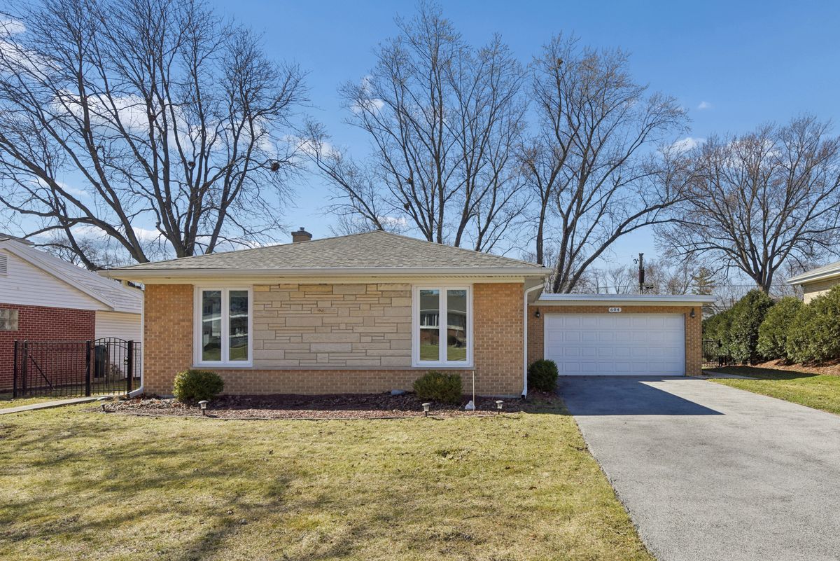 604 Edward Street, Mount Prospect, IL 60056