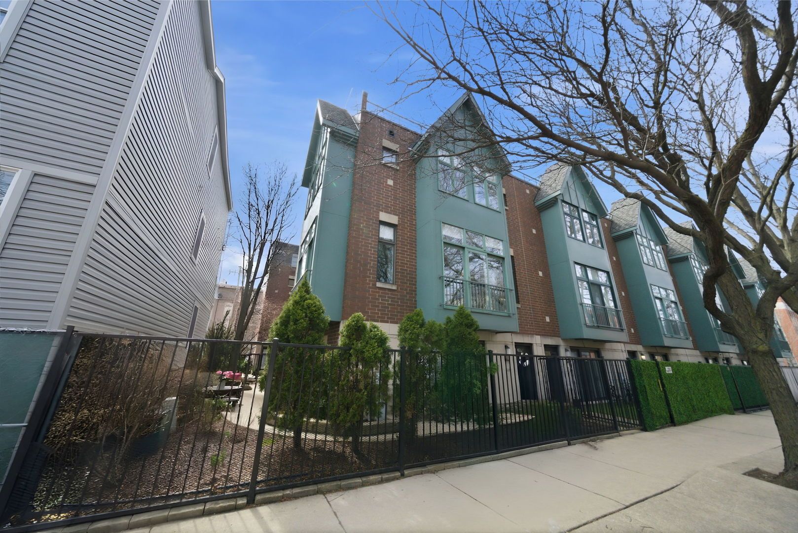 2757 N Greenview Avenue #F — Chicago, IL 60614