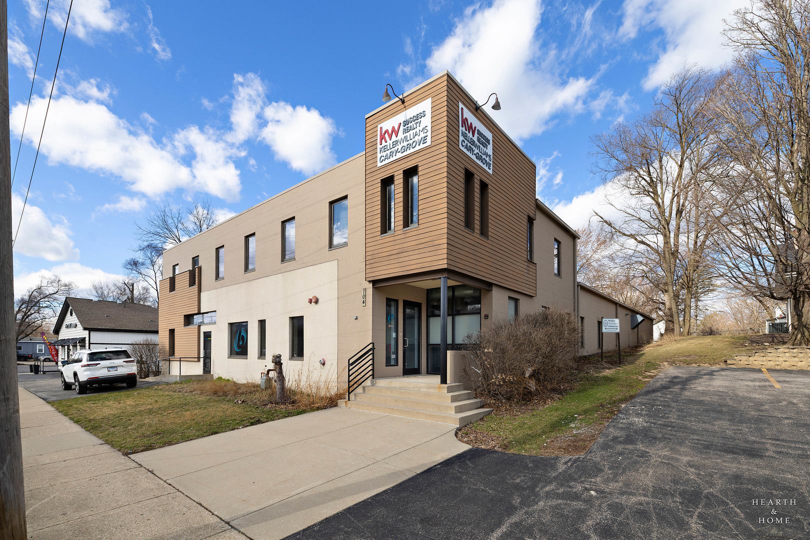 104 Northwest Highway — Fox River Grove, IL 60021