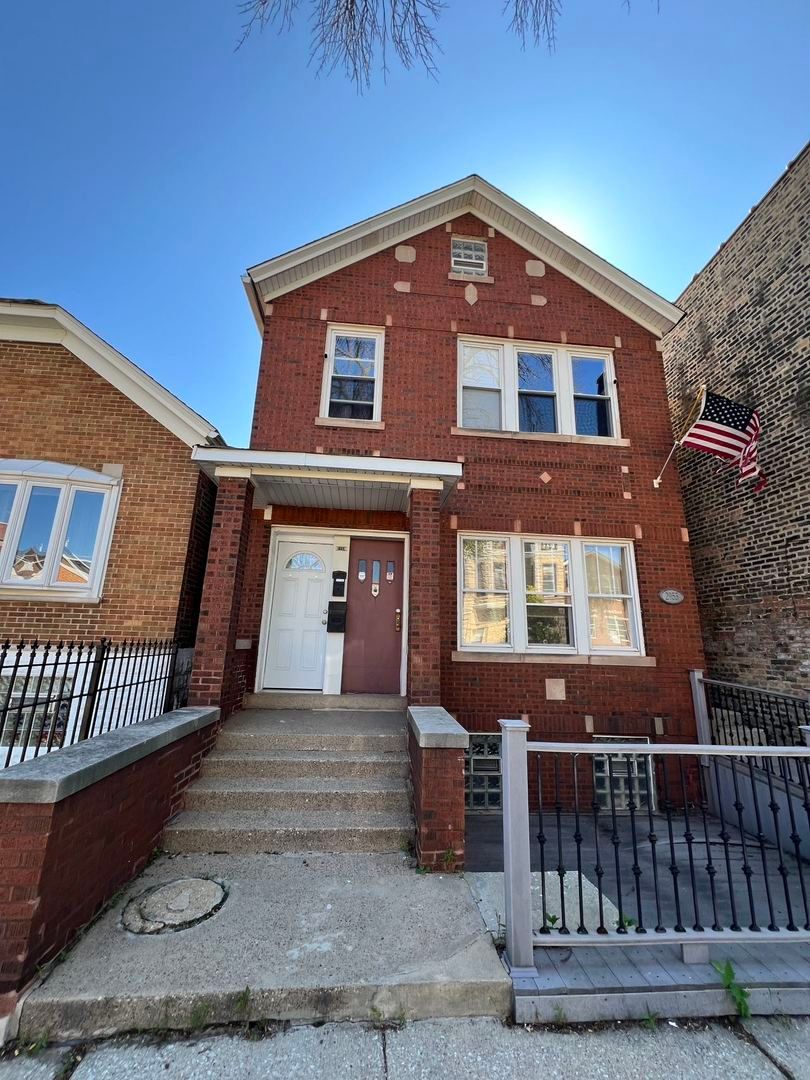 2953 S Emerald Avenue — Chicago, IL 60616