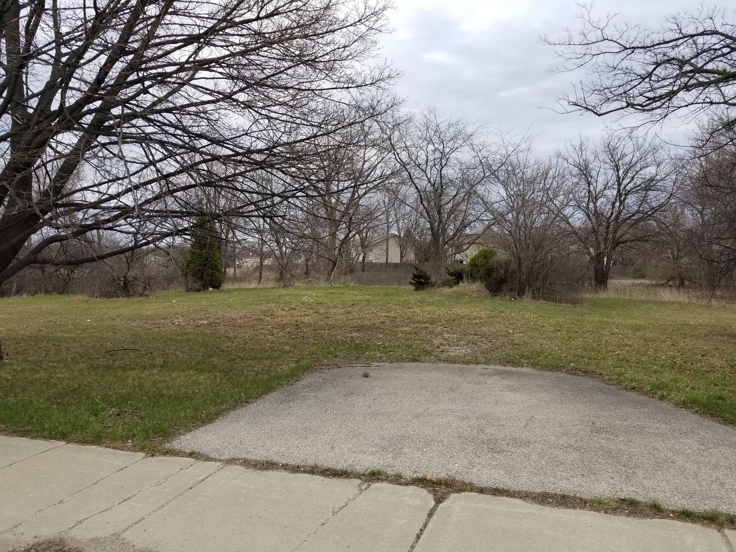 1577 N DILLEYS Road — Gurnee, IL 60031