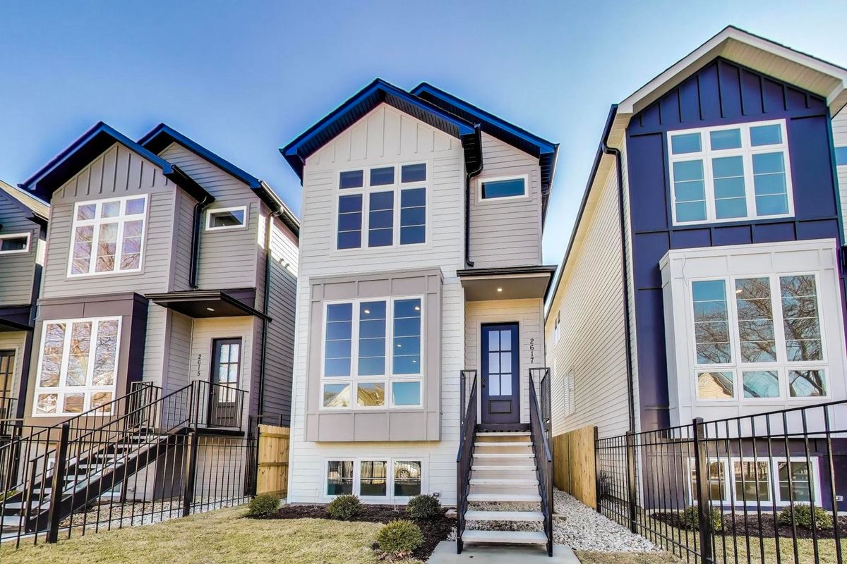 2617 Carmen Avenue, Chicago, IL 60625