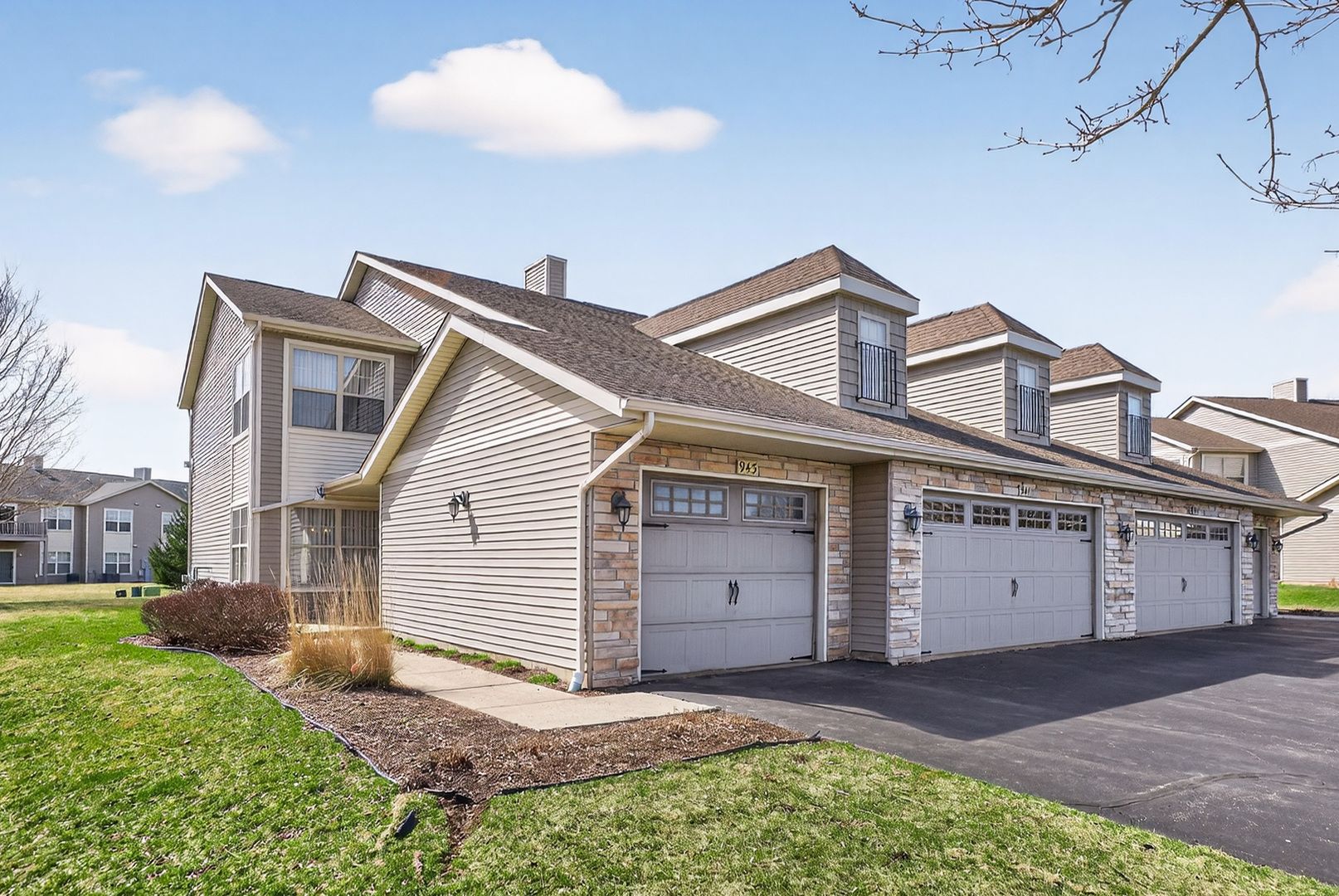 941 Arvle Circle #941 — Sycamore, IL 60178