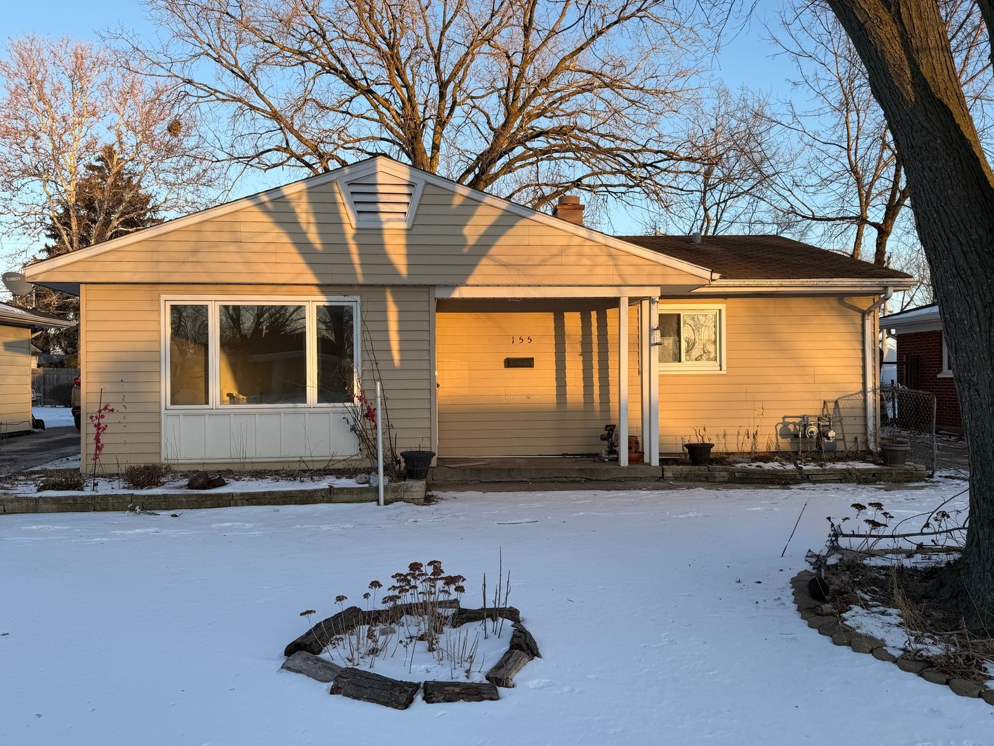 155 Wayne Place — Wheeling, IL 60090