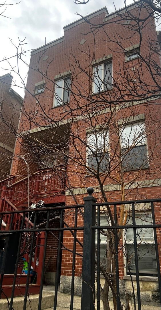 527 W 76th Street — Chicago, IL 60620