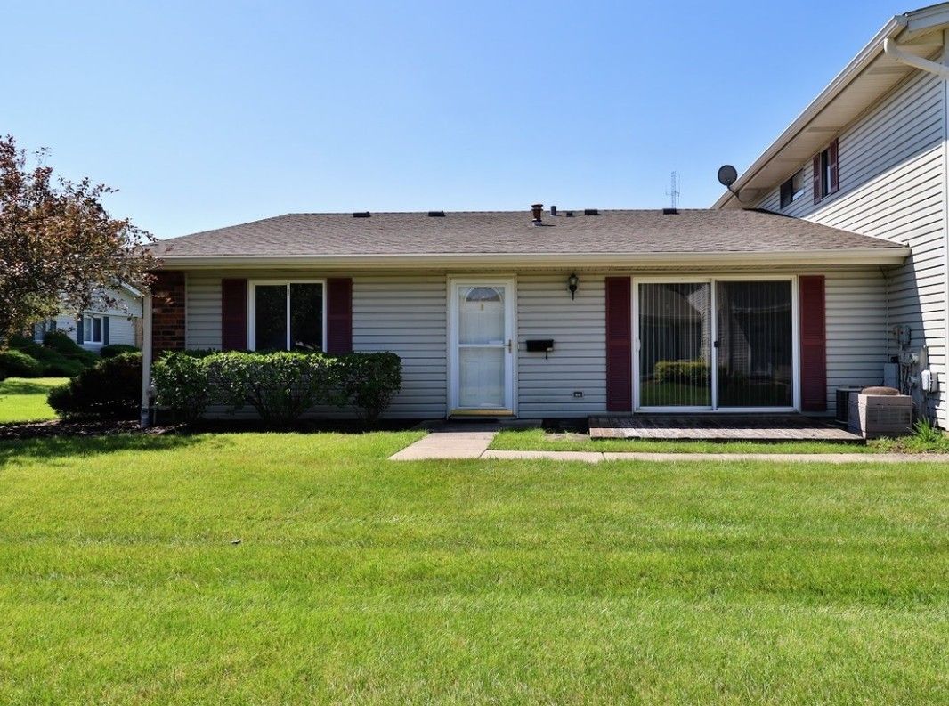 135 Nauset Lane — Schaumburg, IL 60194