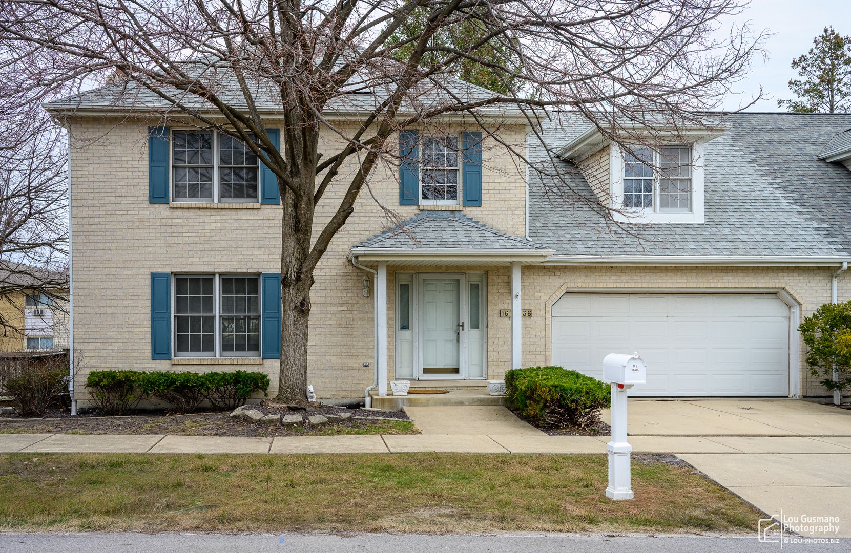 16W536 58th Street — Clarendon Hills, IL 60514