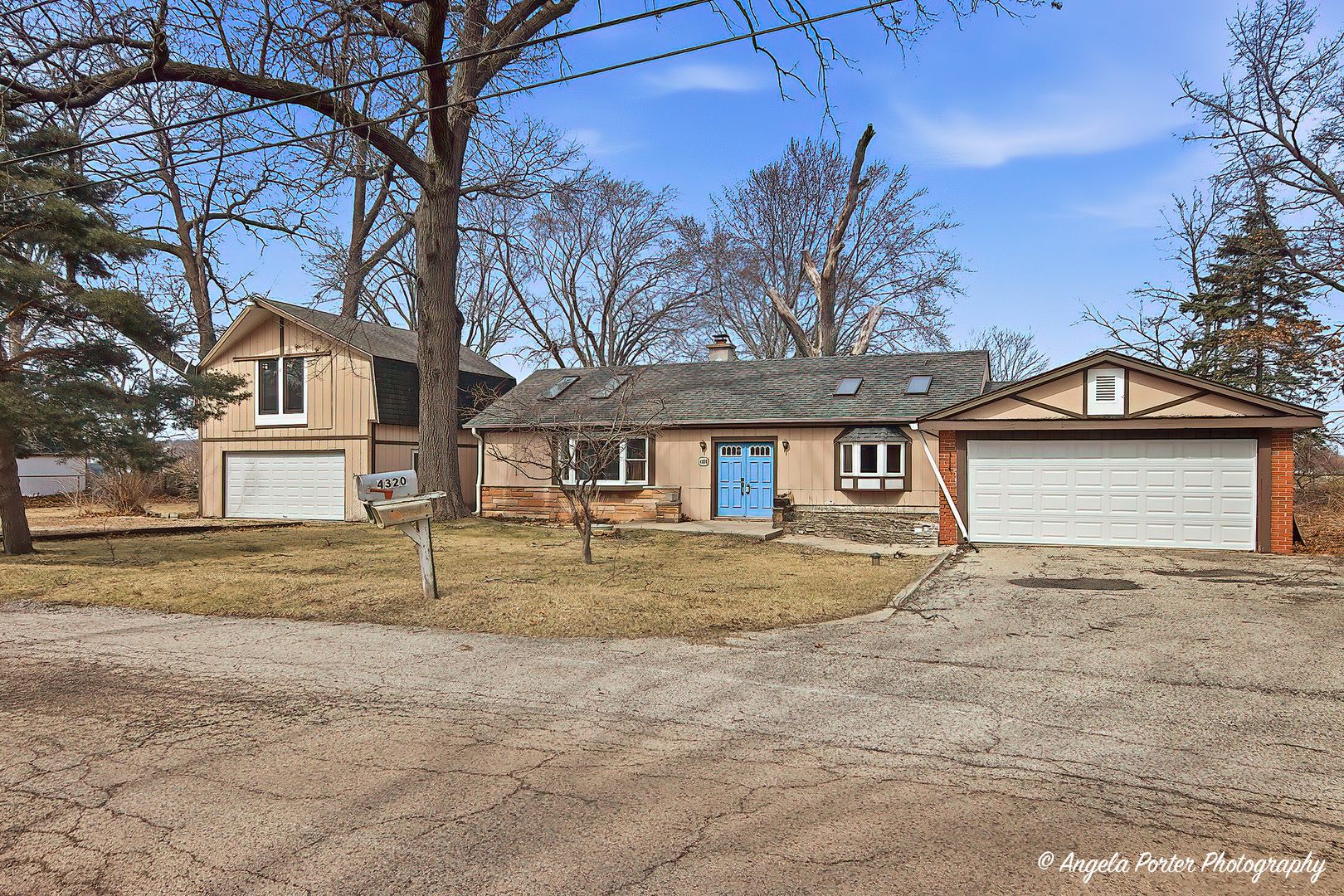 4320 Lakewood Road — McHenry, IL 60050