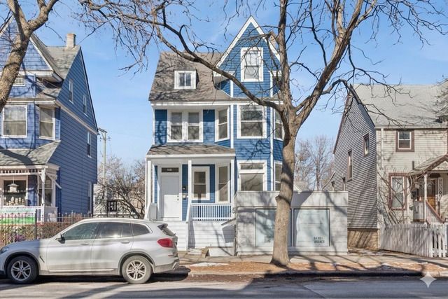 2144 W Montrose Avenue #G — Chicago, IL 60618