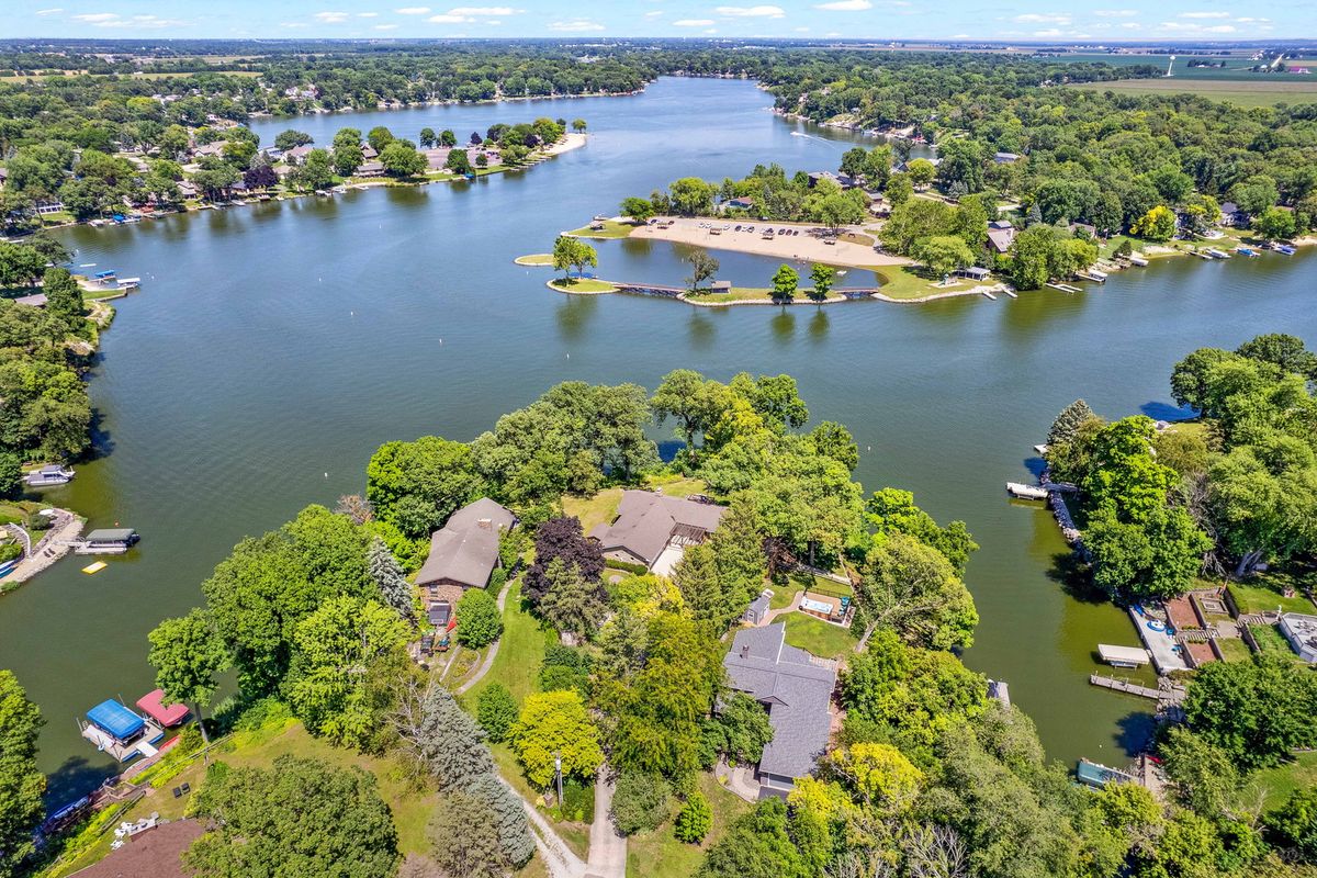 1787 Suzy Street, Lake Holiday, IL 60548