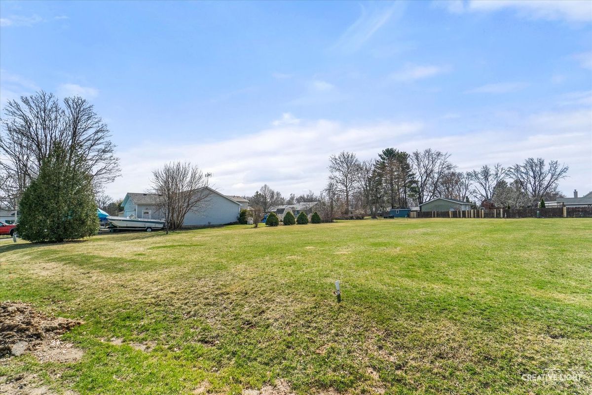 561 Lasalle Drive, Somonauk, IL 60552