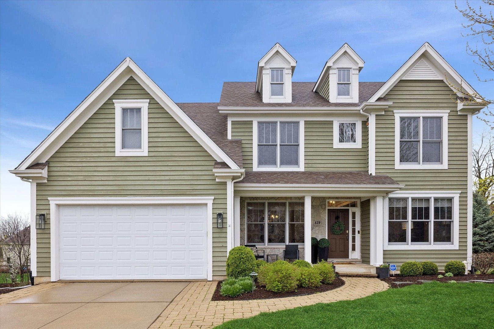 829 Avon Court — Glen Ellyn, IL 60137