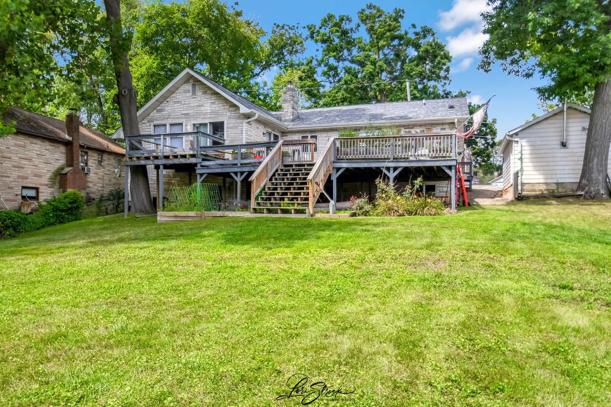 38871 Lakeview Avenue, Antioch, IL 60002