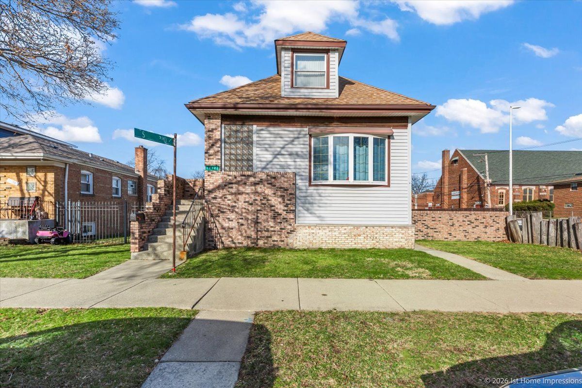 11122 S Saint Louis Avenue — Chicago, IL 60655