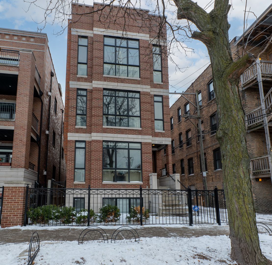 1169 W EDDY Street #201 — Chicago, IL 60657