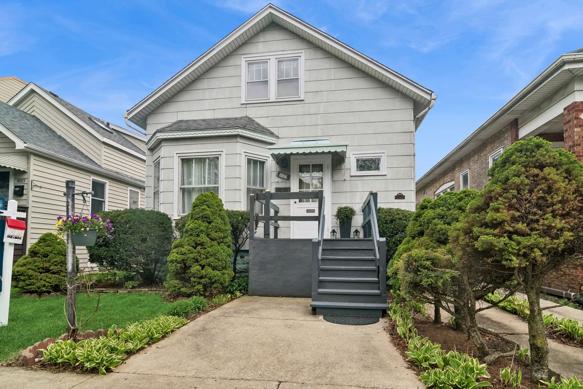 5027 Ainslie Street, Chicago, IL 60630