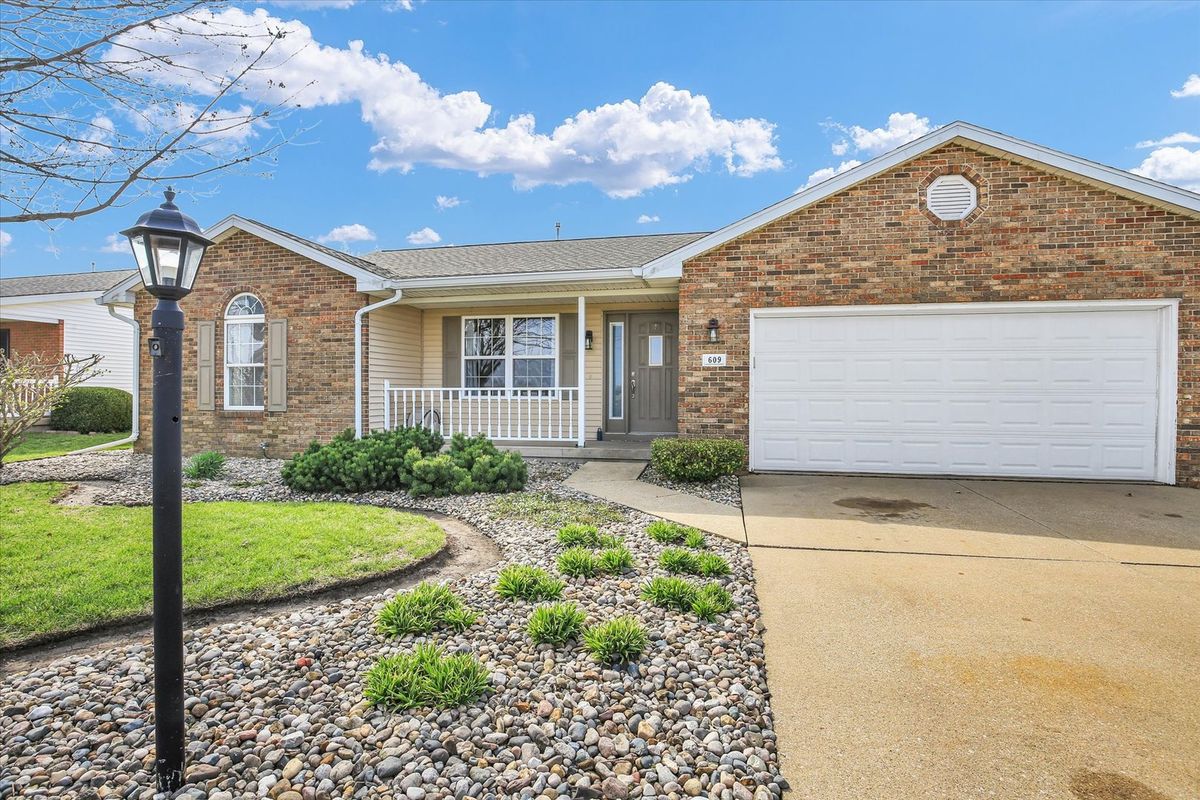 609 Pheasant Run Road, Tuscola, IL 61953