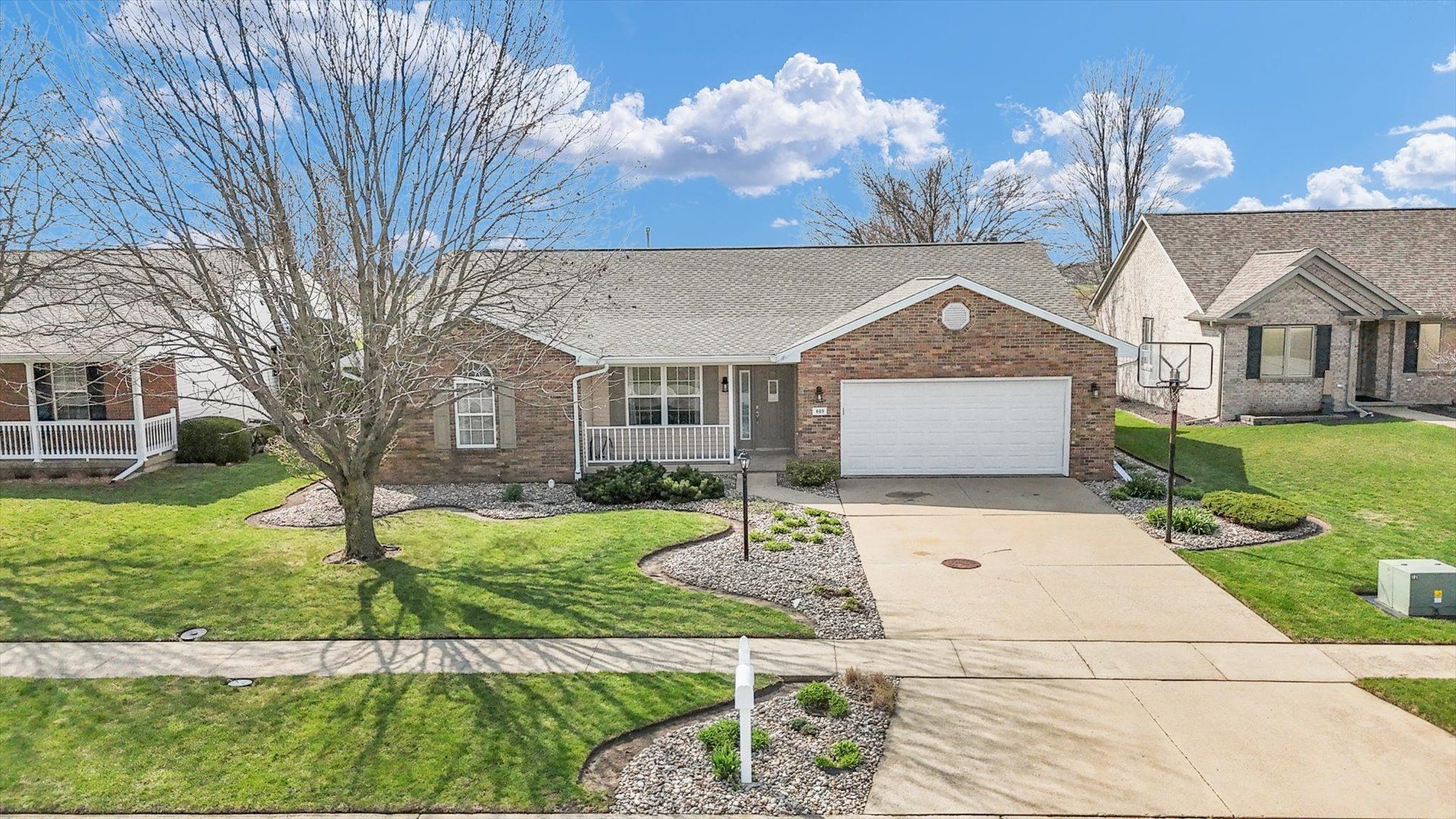 609 Pheasant Run Road — Tuscola, IL 61953