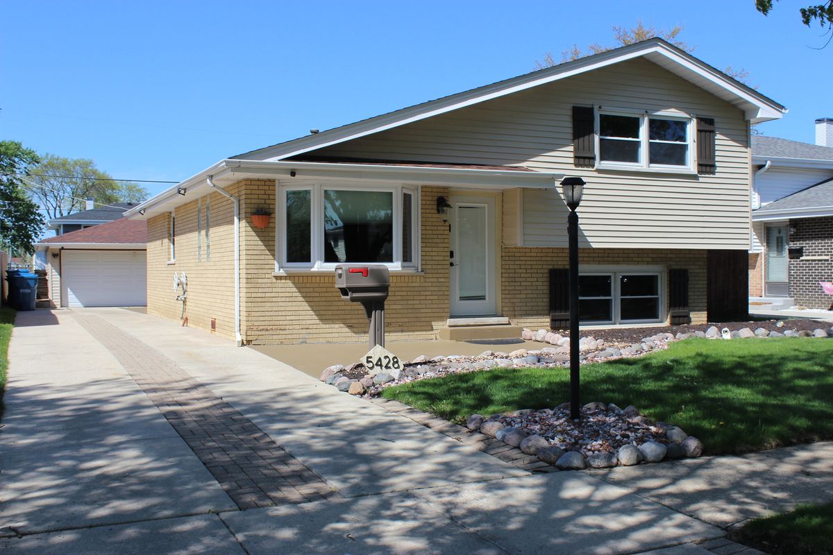 5428 138th Street, Crestwood, IL 60418