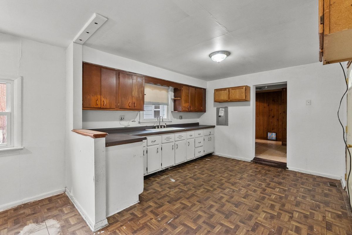 7911 45th Street, Lyons, IL 60534