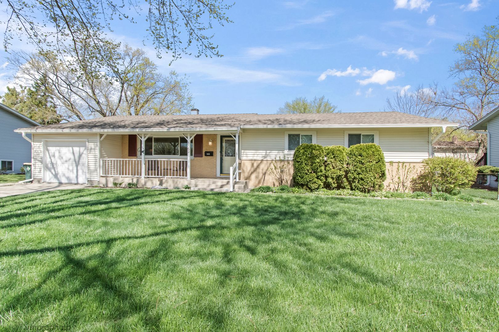 1162 E Patten Drive — Palatine, IL 60074
