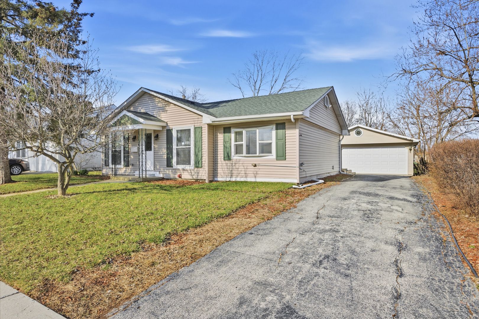 22106 E Churchill Drive — Richton Park, IL 60471