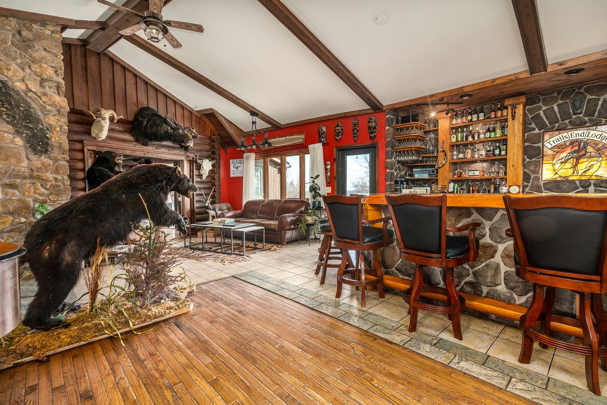 1425 Skyline Drive, Cobden, IL 62920