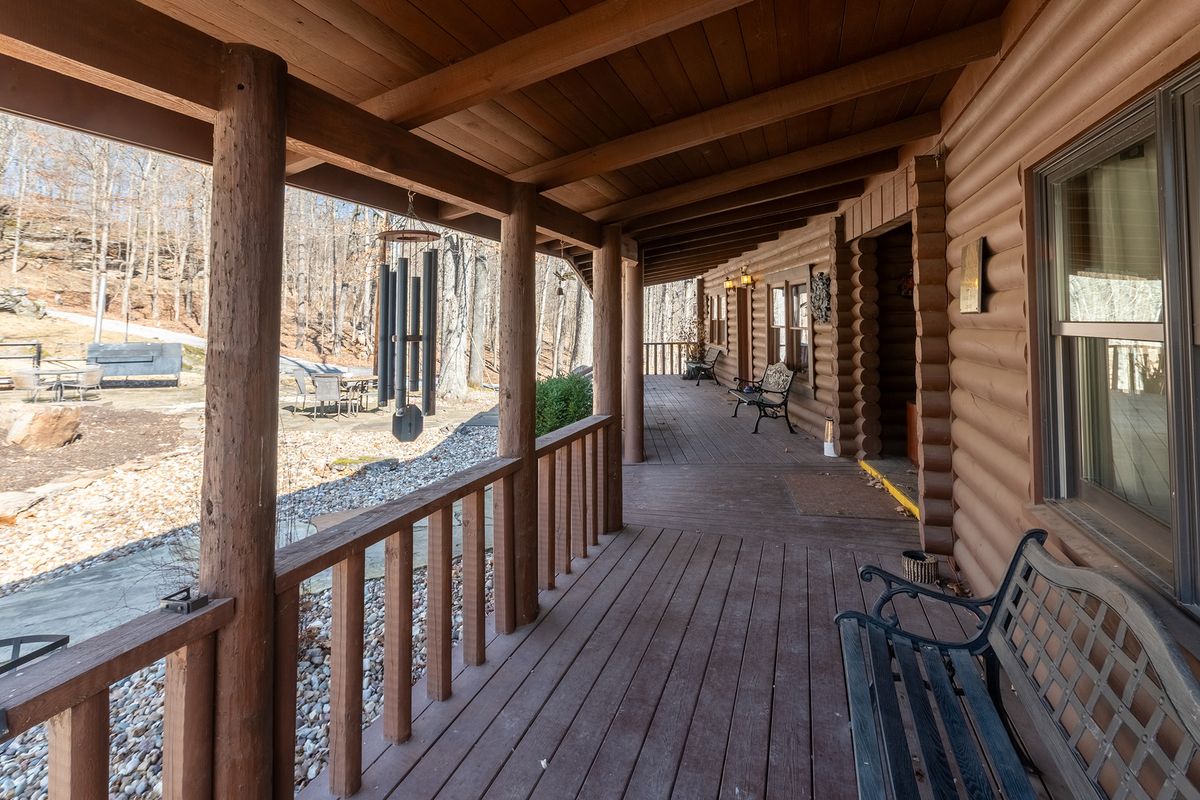 1425 Skyline Drive, Cobden, IL 62920