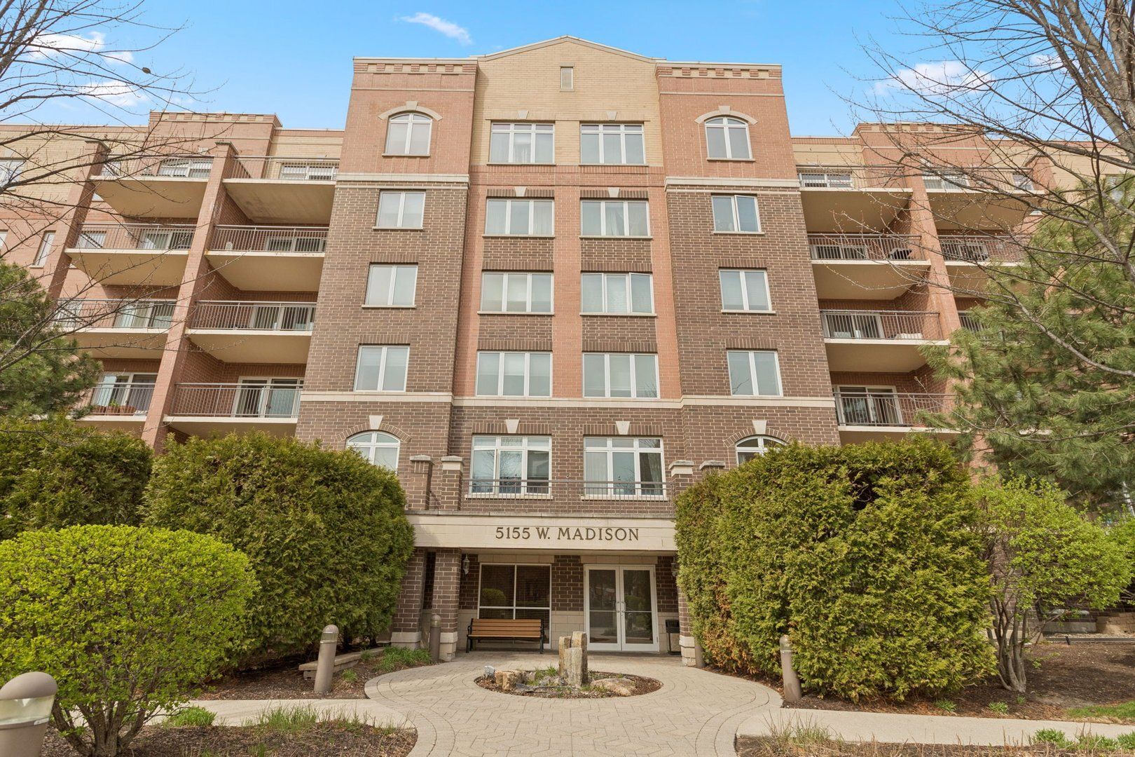 5155 Madison Street #3-208 — Skokie, IL 60077