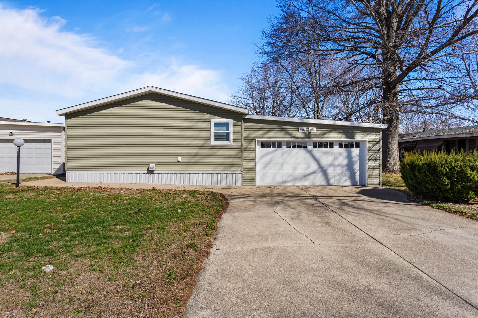 595 Bureau Street — Mahomet, IL 61853