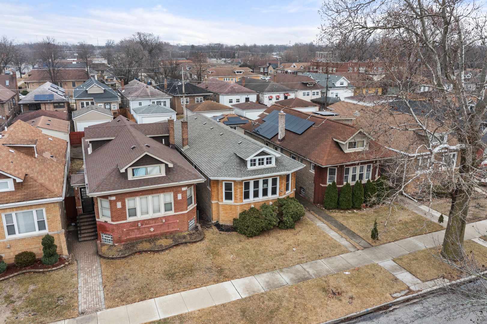 8411 S Dante Avenue — Chicago, IL 60619
