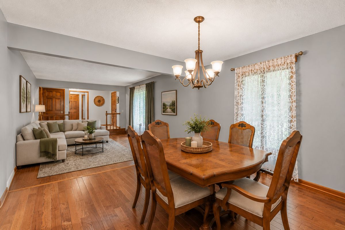 655 Oakview Drive, Algonquin, IL 60102