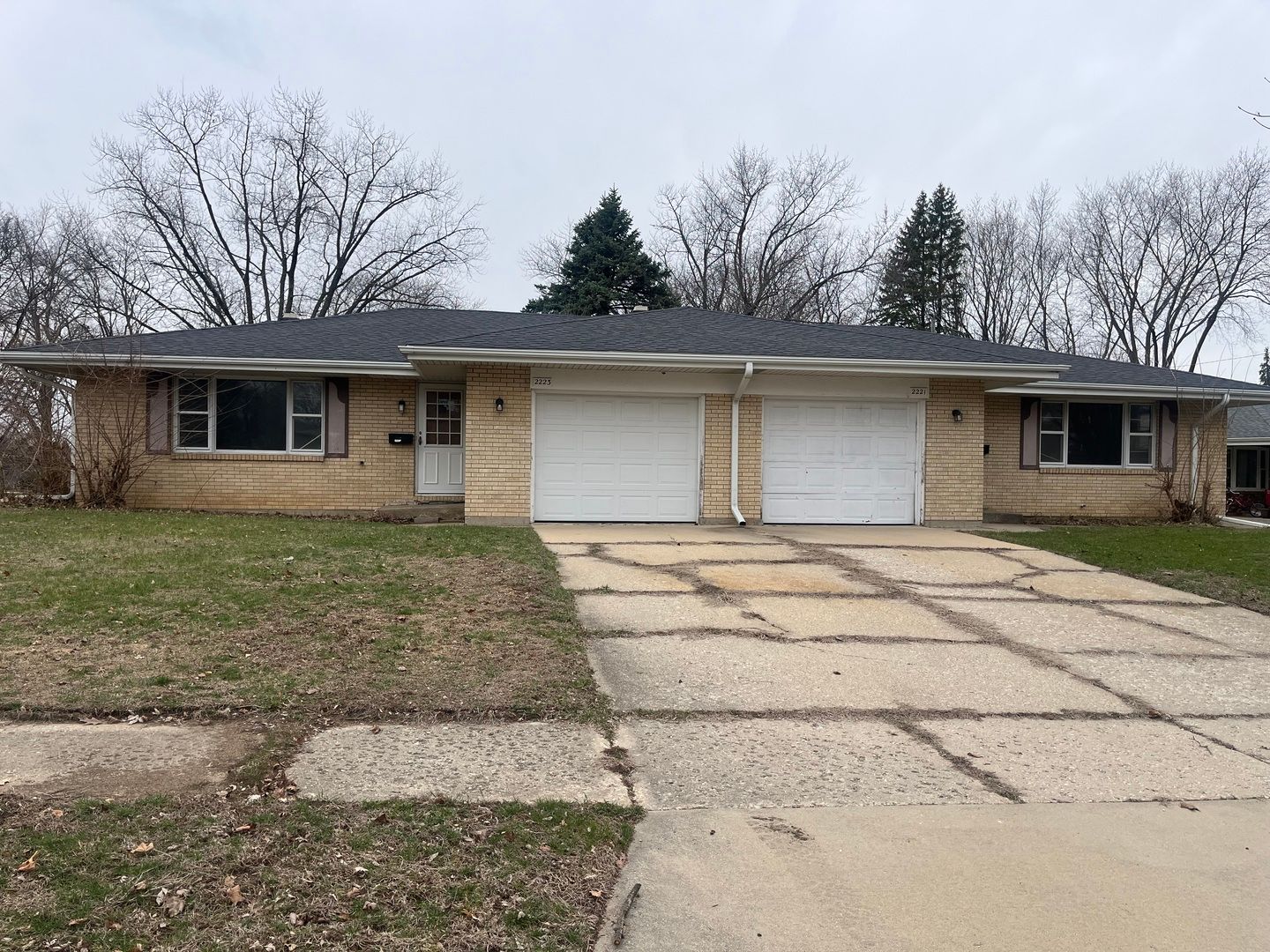 2221 Denver Drive — Rockford, IL 61108