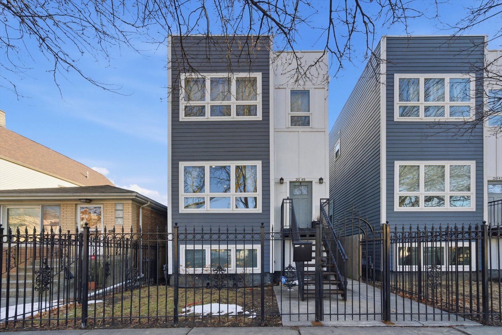 2045 N La Crosse Avenue — Chicago, IL 60639