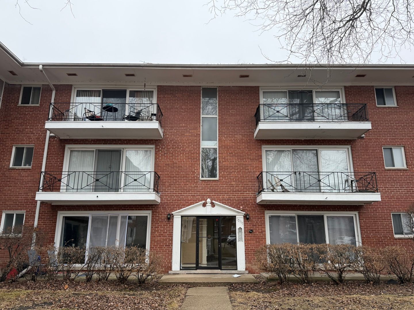 10115 Old Orchard Court #301 — Skokie, IL 60076