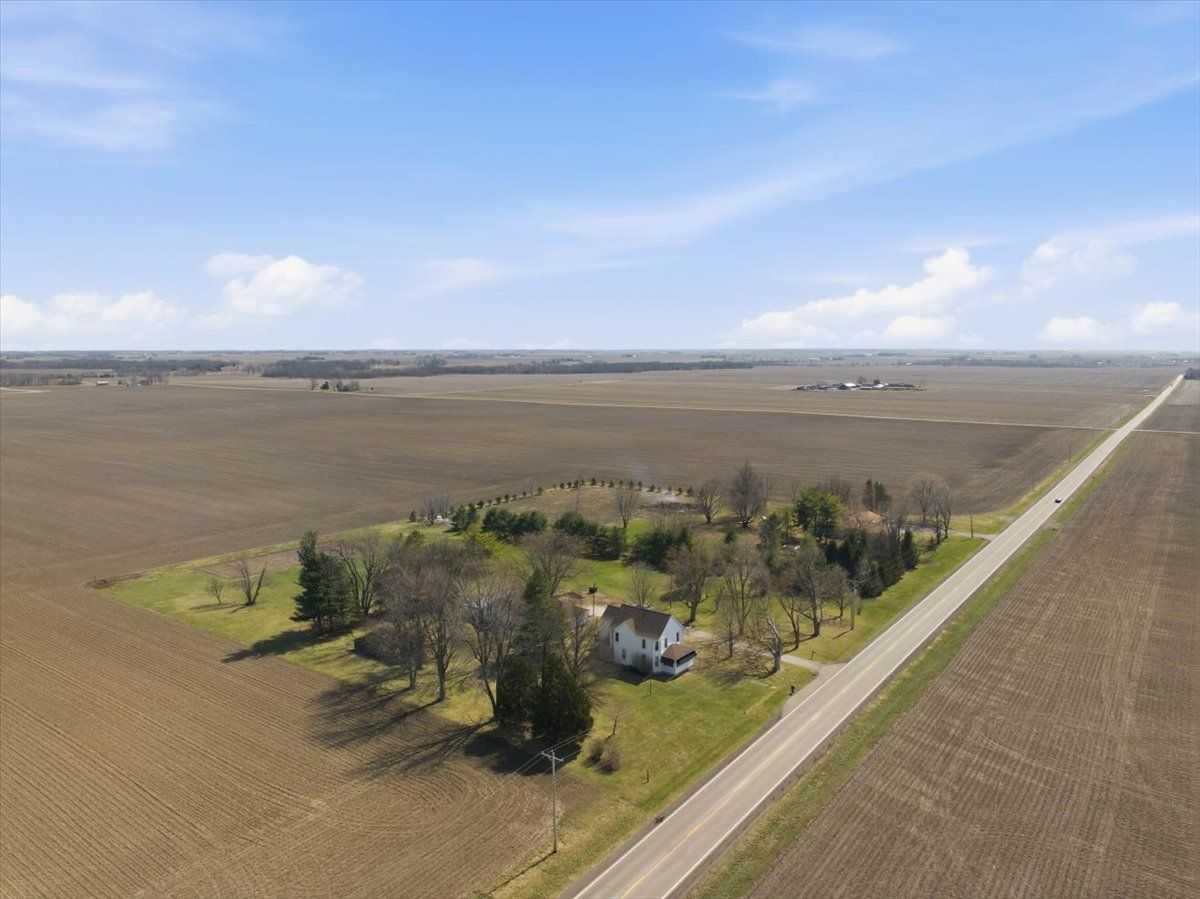 12347 400 East Road, Stanford, IL 61774