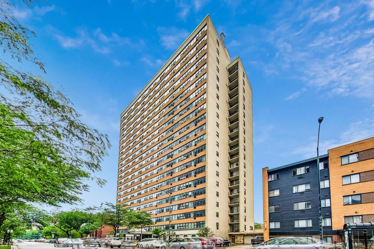 6030 Sheridan Road, Chicago, IL 60660