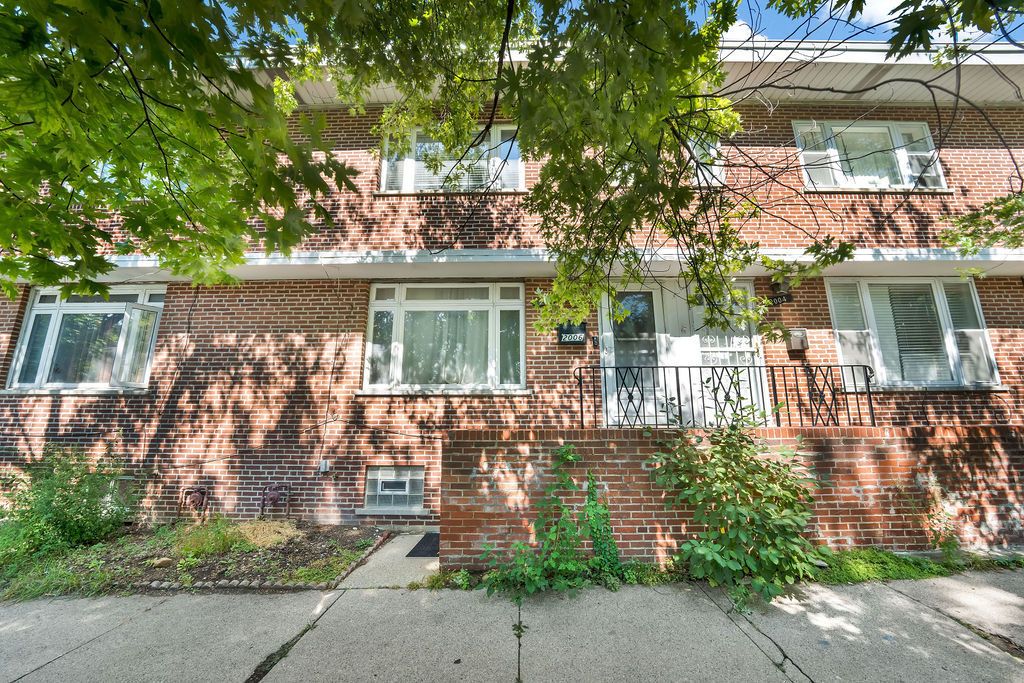 2006 Farwell Avenue, Chicago, IL 60645