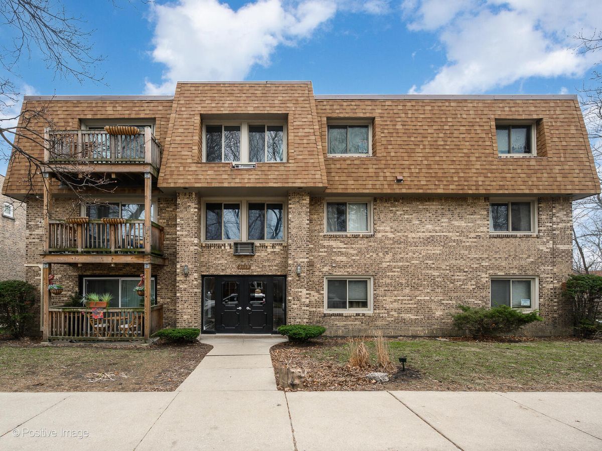 2619 Agatite Avenue, Chicago, IL 60625