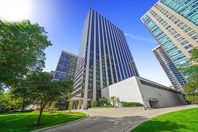 3150 N Lake Shore Drive #7C — Chicago, IL 60657
