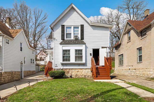 7 S Cagwin Avenue — Joliet, IL 60436
