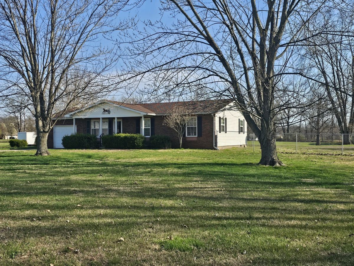 14927 Clearview Road, Mt Vernon, IL 62864