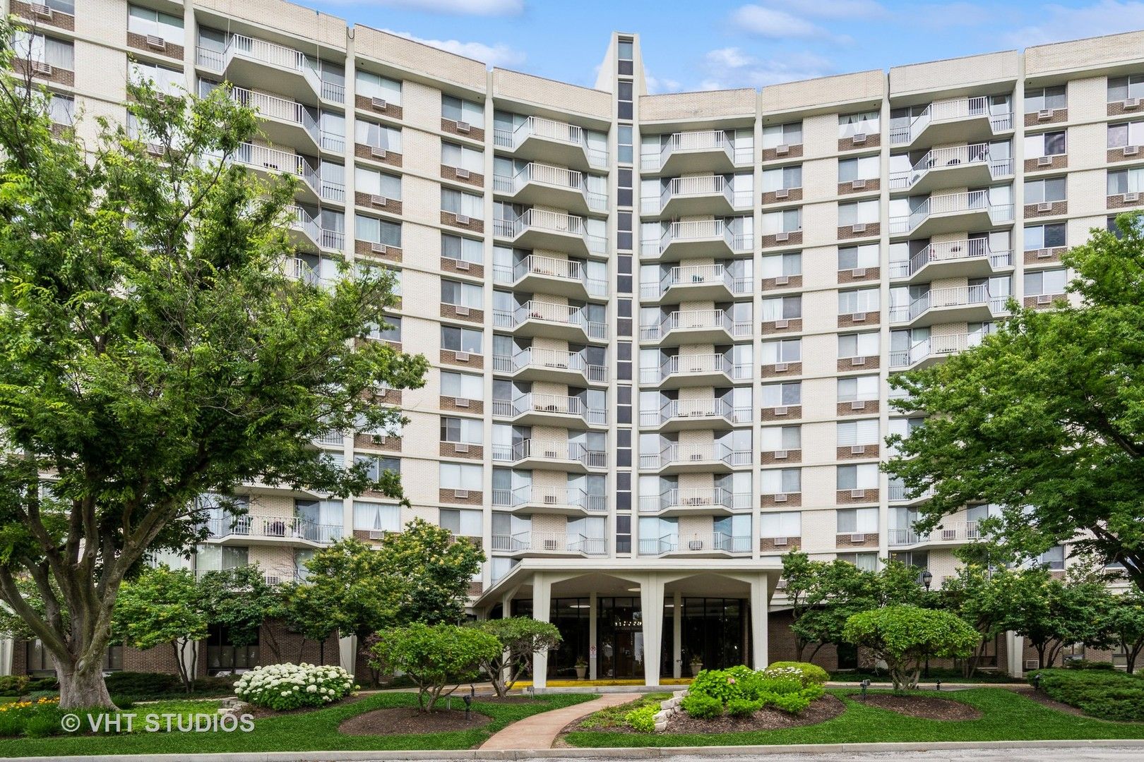 20 N Tower Road #10A — Oak Brook, IL 60523