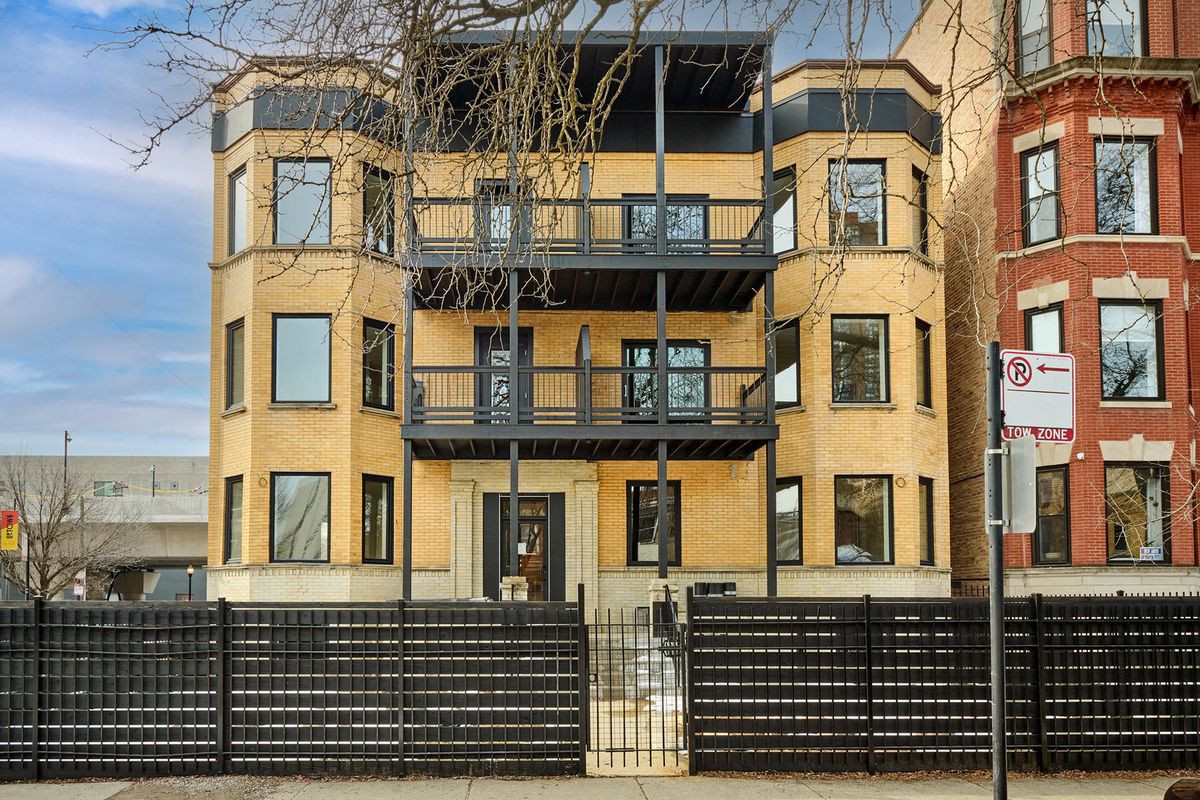 5200 Winthrop Avenue, Chicago, IL 60640