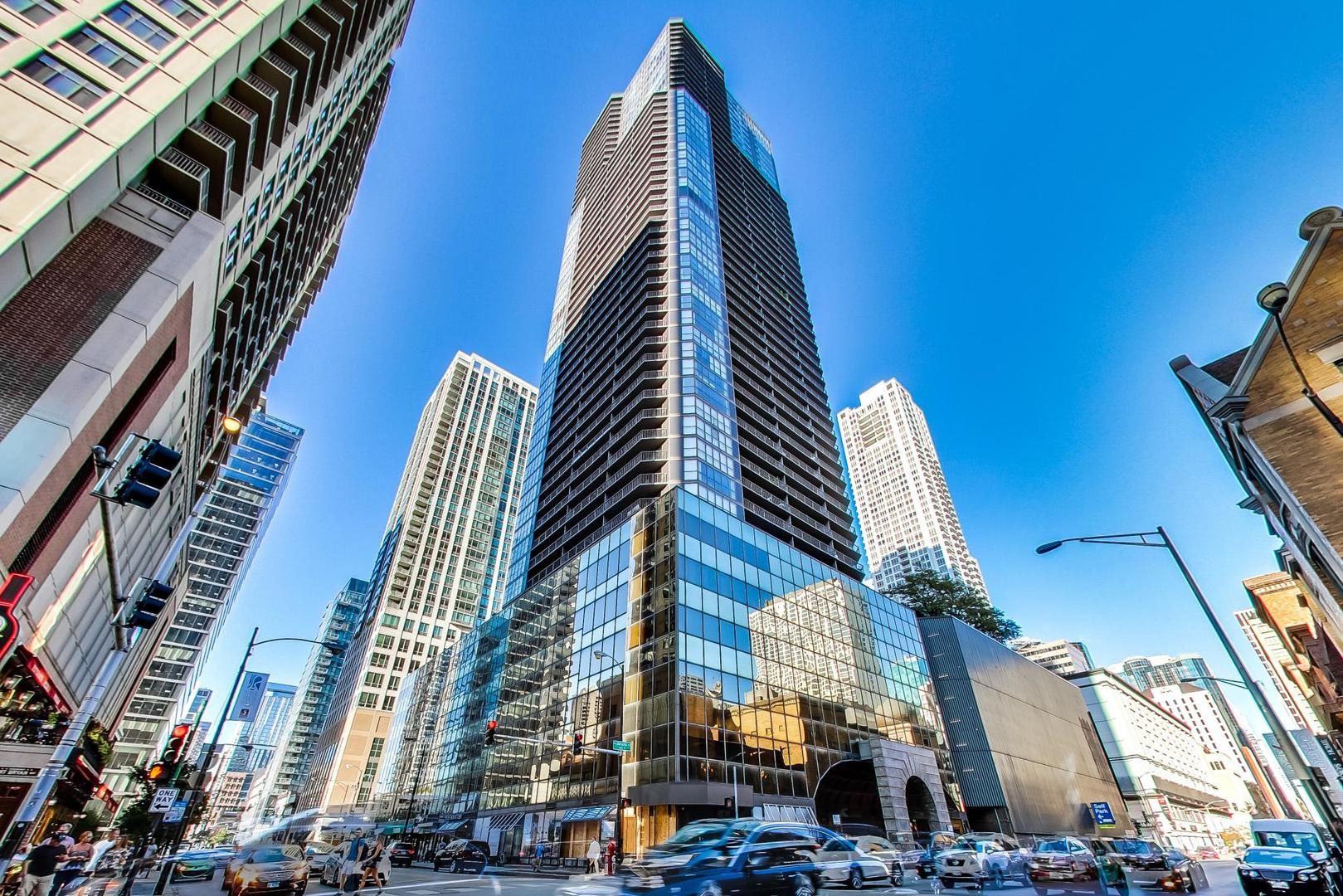 10 E Ontario Street #4801-02 — Chicago, IL 60611